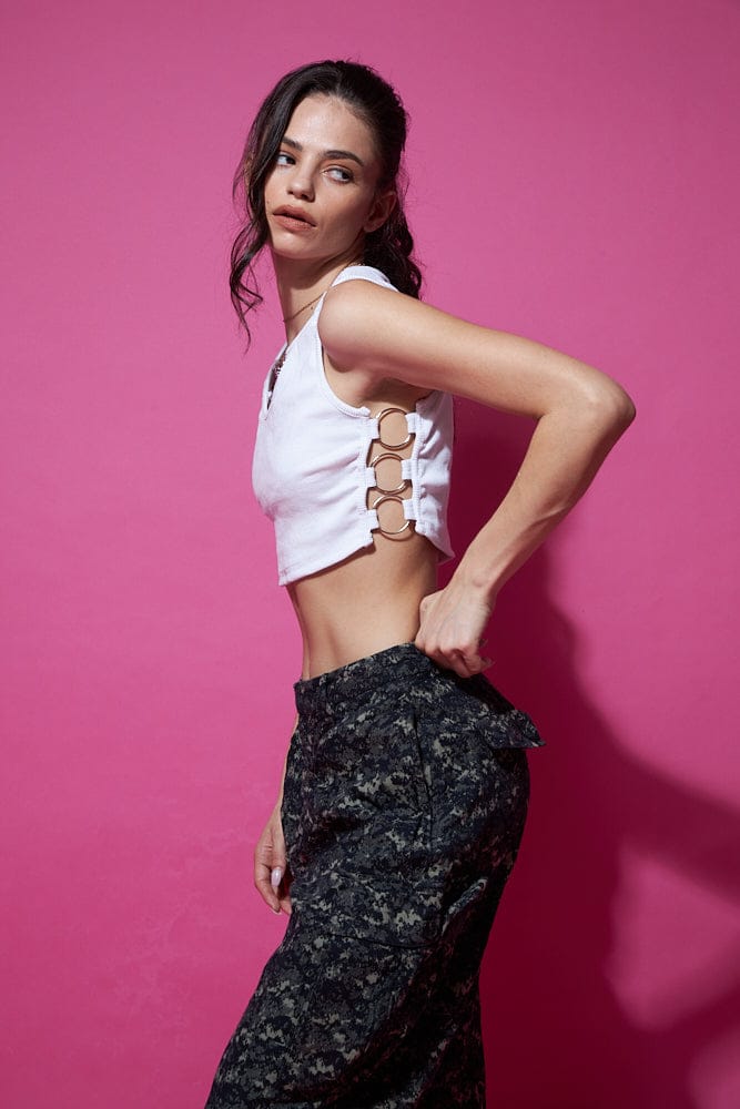 Rings on the side crop top with chain neck - Image 3