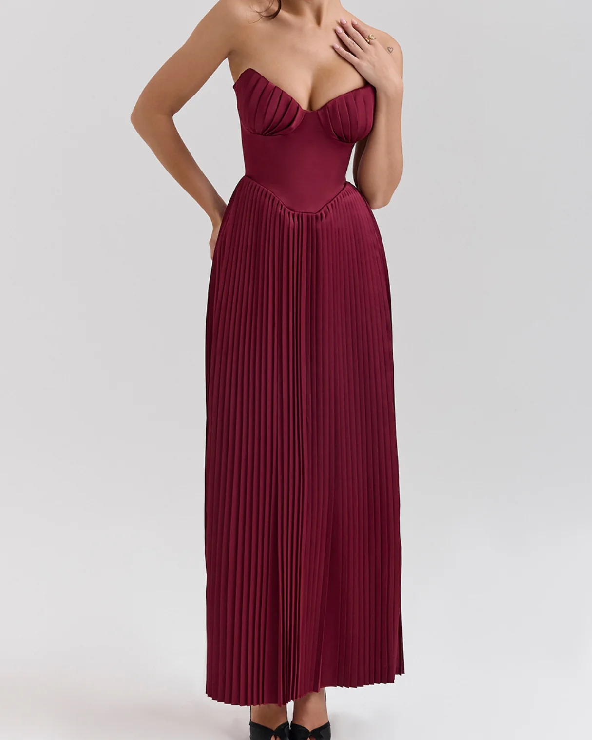 Gabriela Pleated Maxi Dress in Maroon - Image 3