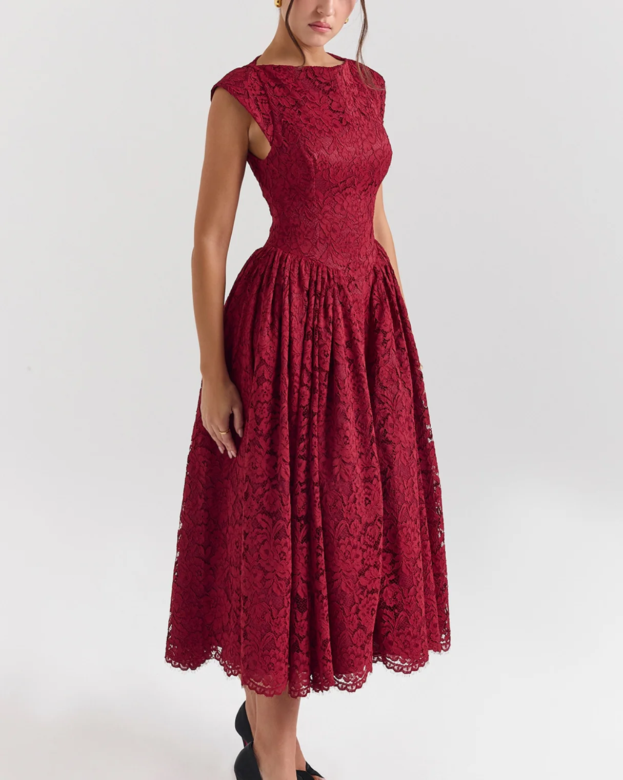 Josefina Berry Lace Backless Midi Dress in Maroon - Image 4