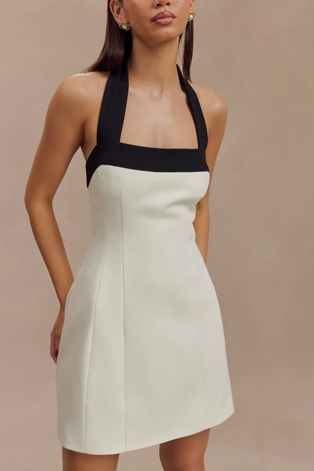 Liana Contrast Suiting Mini Dress in White - Image 4