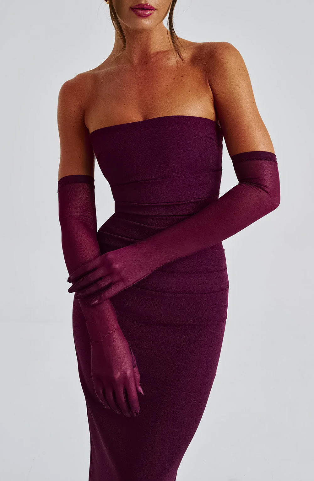 Ninel Maxi Dress in Maroon - Image 9