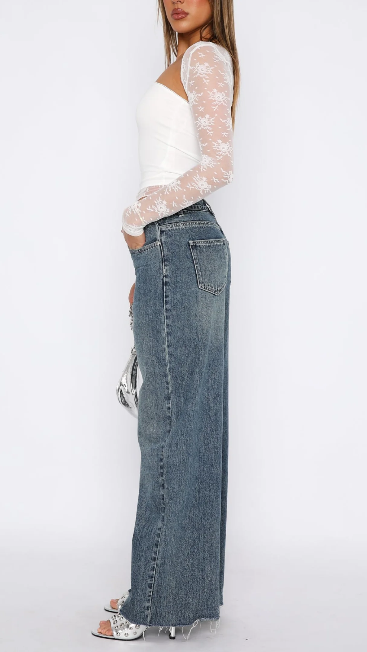 NoƩmie Mid Rise Wide Leg Jeans in Blue - Image 5