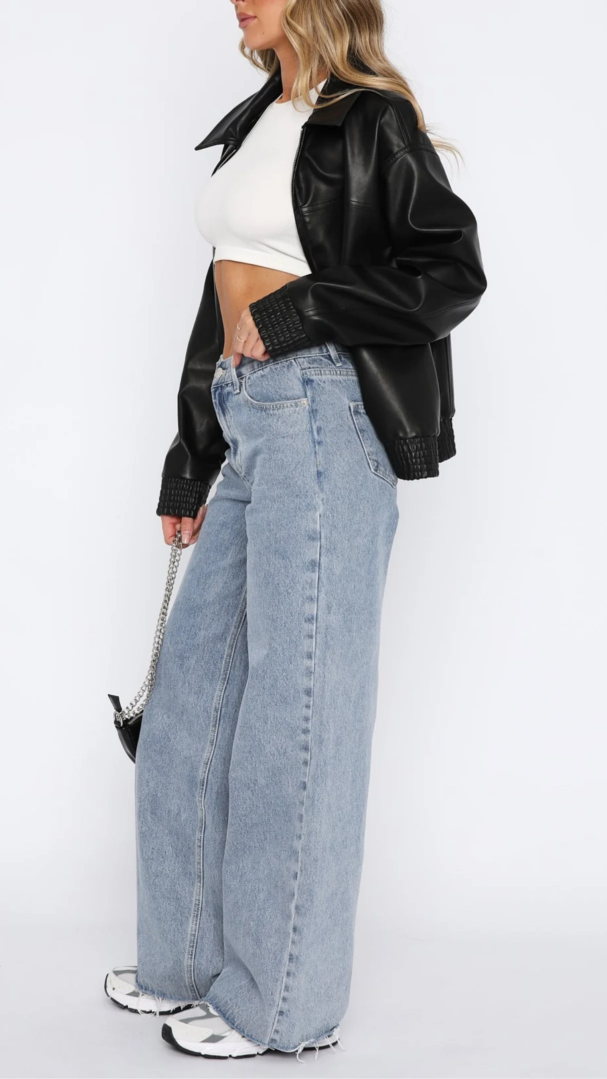NoƩmie Mid Rise Wide Leg Jeans in Blue - Image 9