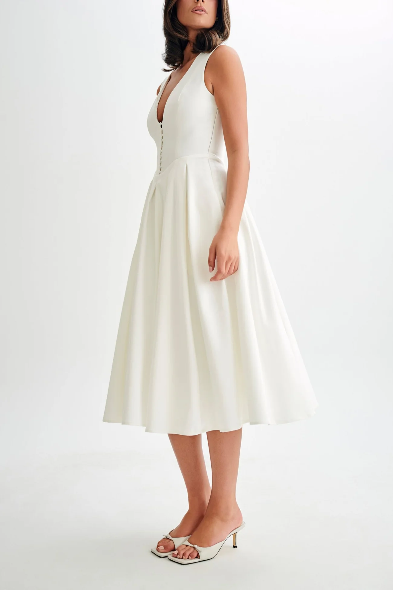 Nonna Sleeveless Midi Dress in Wine - Image 12
