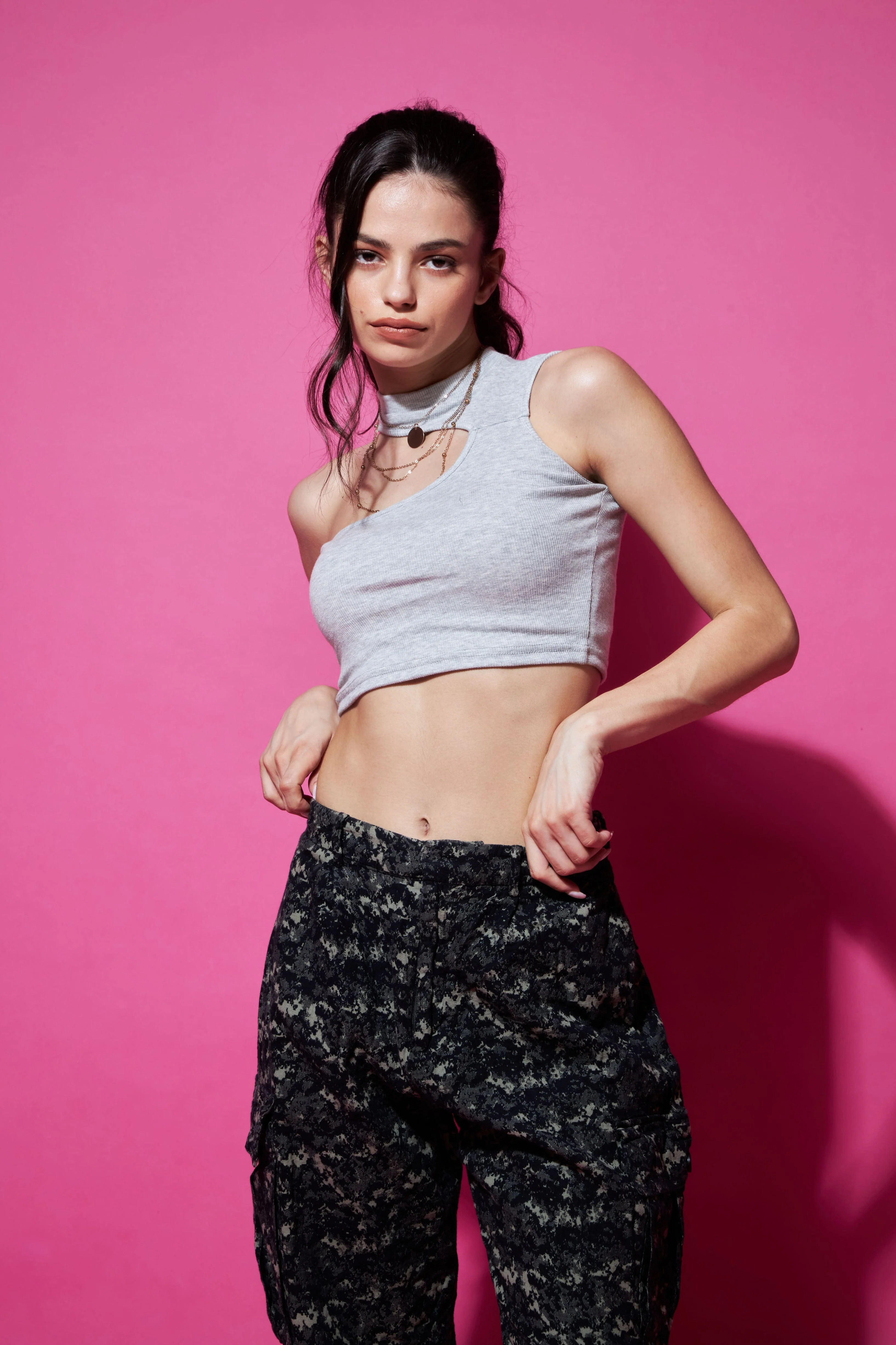 Out of the cut asymmetrical crop top - Image 5