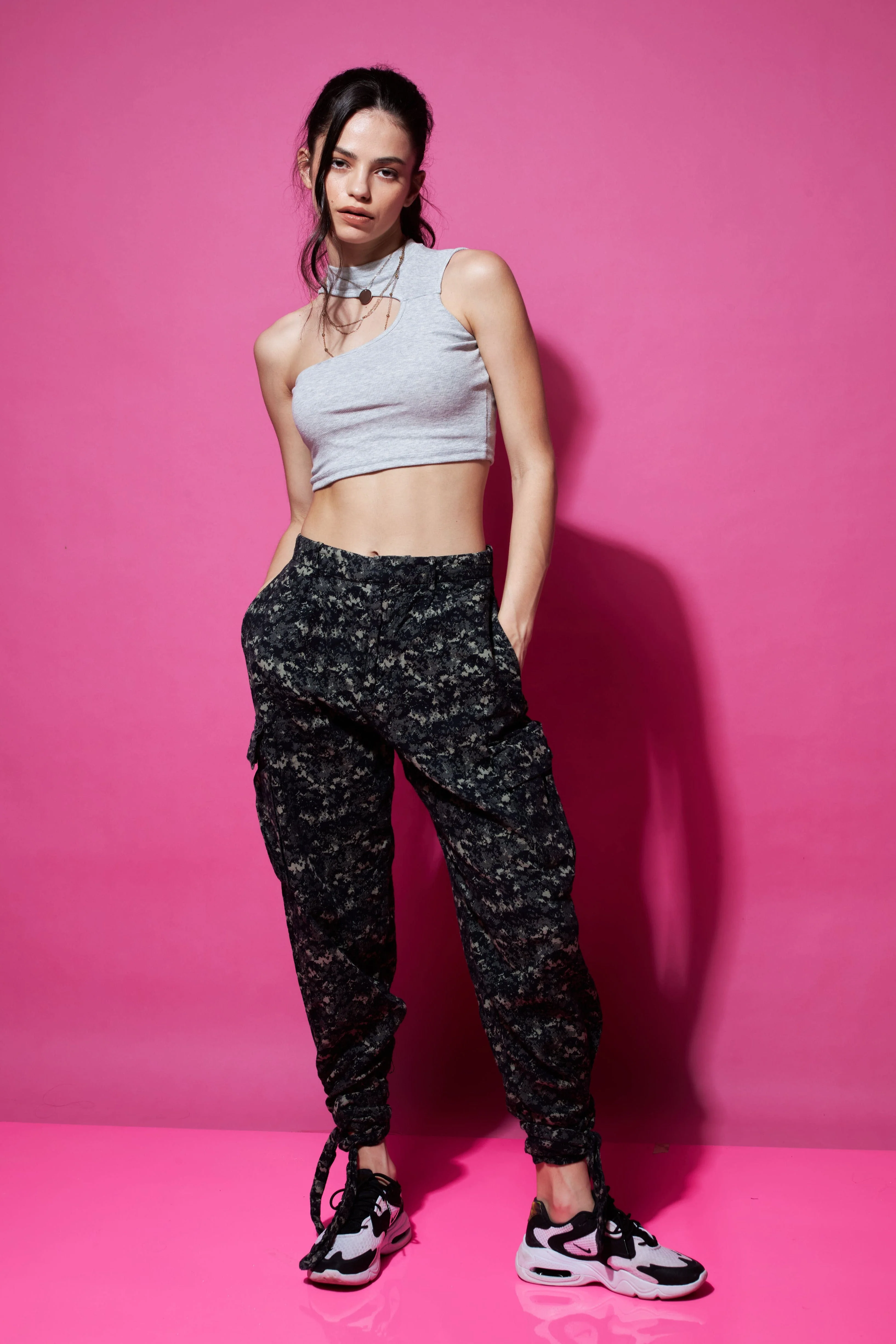 Out of the cut asymmetrical crop top - Image 8